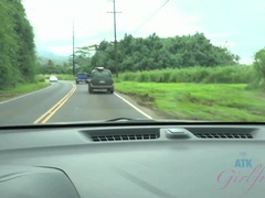 Salle de bains, Blonde, Exhib, Petite amie, Masturbation, Public, Maigrichonne, Gicler