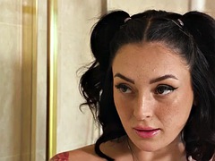 Tussi, Füsse, Fetisch, Handjob, Hardcore, Öl, Realität, Tätowierung