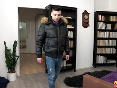 Enthousiasteling, Grote kont, Grote mammen, Hondjeshouding, Likken, Masturbatie, Kut duiken, Billekoek