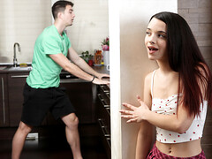 Blasen, Braunhaarige, Familie, Hardcore, Hd, Riesenschwanz, Zierlich, Taboo