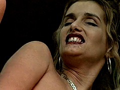 Enthousiasteling, Grote lul, Sperma shot, Italiaans, Moeder die ik wil neuken, Slet, Tieten likken, Bekijker