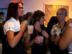 Blondine, Cfnm, Puppe, Hd, Party, Strümpfe, Swingers, Tätowierung