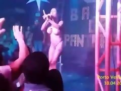 Amateur, Gros seins, Plantureuse, Club, Transsexuelle, Nénés