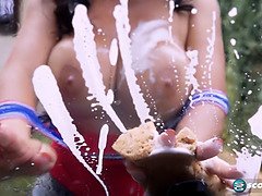 Большие сиськи, Брюнетки, Хд, Мастурбация, На природе, Соло