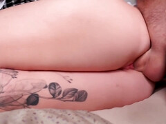 Grosser arsch, Grosse titten, Blasen, Braunhaarige, Spermaladung, Hundestellung, Aufs gesicht abspritzen, Rau