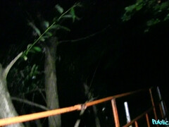 Amateur, Perra, Mamada, Corridas faciales, Pajear, Al aire libre, Público