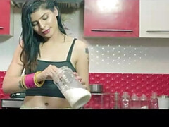 Grote mammen, Hondjeshouding, Erotisch, Huisgemaakt, Moeder, Natuurlijke tieten, Realiteit, Tieten likken