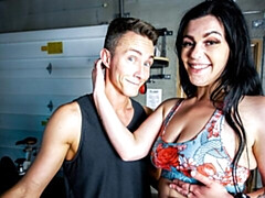 Grosser arsch, Grosser schwanz, Grosse titten, Blasen, Braunhaarige, Hundestellung, Milf