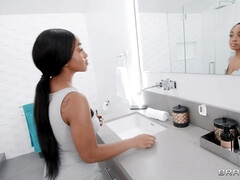 Любители, Большая жопа, Минет, Грудастые, Межрасовый секс, Киски, Сиськи, Туалет