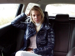 Enthousiasteling, Blond, Pijpbeurt, Auto, Diep in de keel, Hondjeshouding, Buiten, Nat