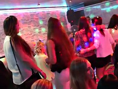 Enthousiasteling, Naakte man aangeklede vrouw, Handbeurt, Hd, Orgie, Feest