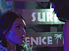 デカパイ, フェラチオ, 茶髪の, 指いじり, ヒール, シーメール, タトゥー, オッパイの