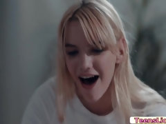 Kont, Lieveling, Blond, Lesbisch, Likken, Orgasme, Tiener, Tieten likken