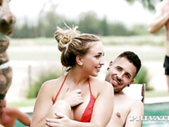 Blonde, Sucer une bite, Double pénétration, Hard, Mère que j'aimerais baiser, Orgie, De plein air, Tatouage