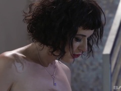 Morena, Tatuaje