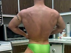 str8 bodybuilder massive twists